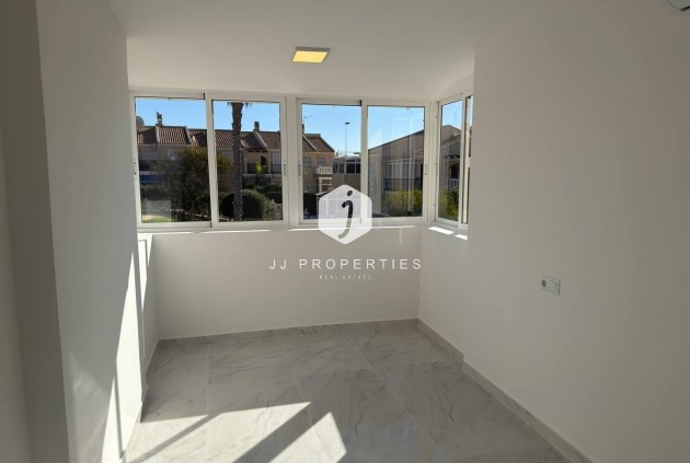 Tweedehands - Chalet -
Torrevieja - aguas nuevas