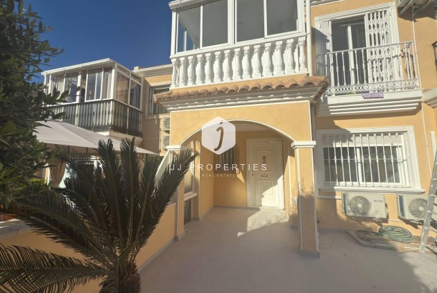 Tweedehands - Chalet -
Torrevieja - aguas nuevas