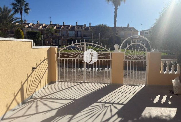 Tweedehands - Chalet -
Torrevieja - aguas nuevas