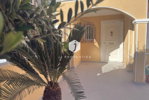 Tweedehands - Chalet -
Torrevieja - aguas nuevas