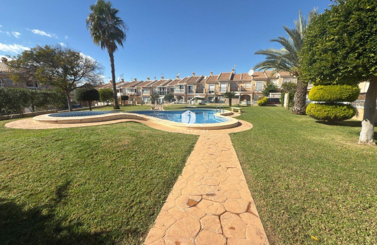 Tweedehands - Chalet -
Torrevieja - aguas nuevas