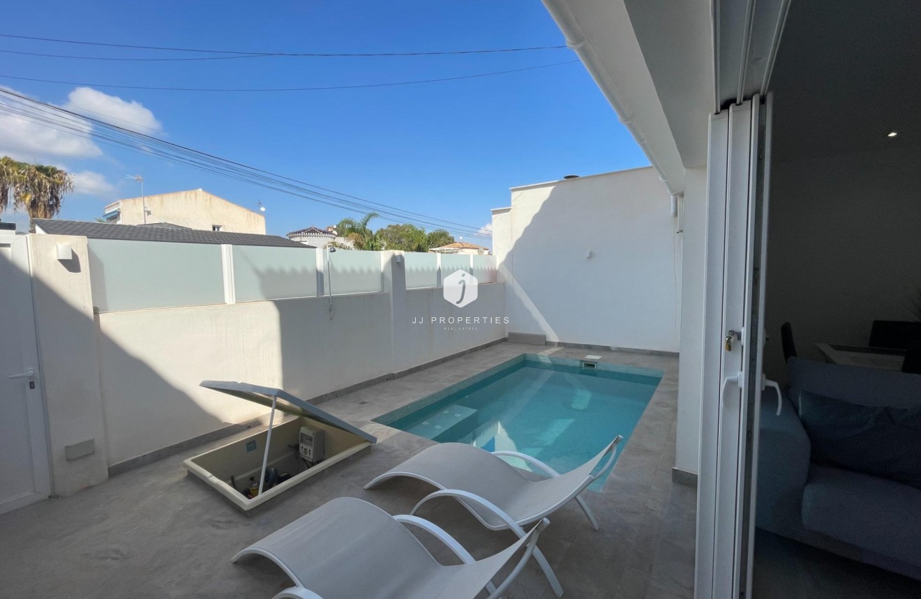 Aus zweiter Hand - Bungalow -
Orihuela Costa - La Regia