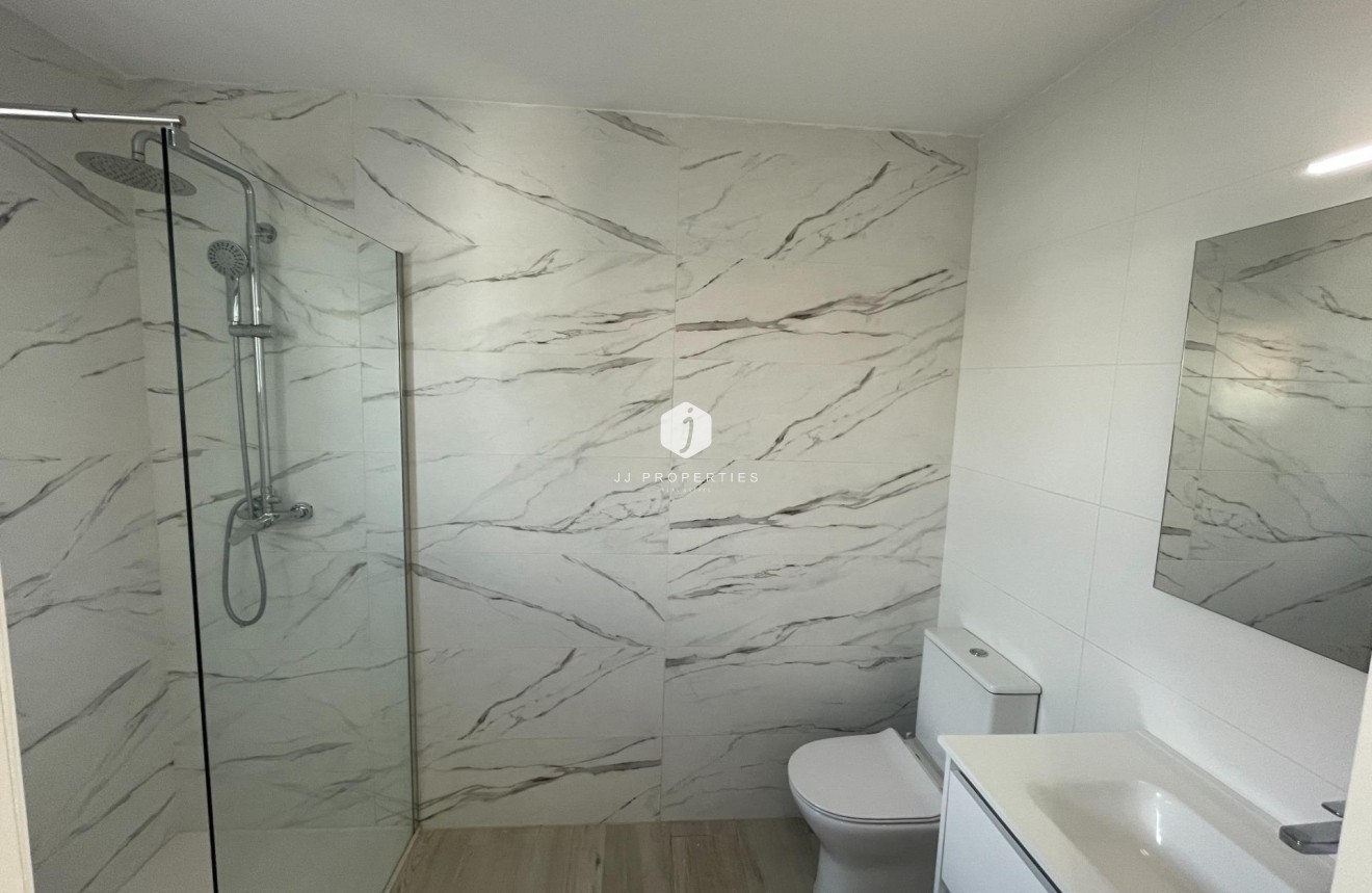 Aus zweiter Hand - Bungalow -
Orihuela Costa - La Regia