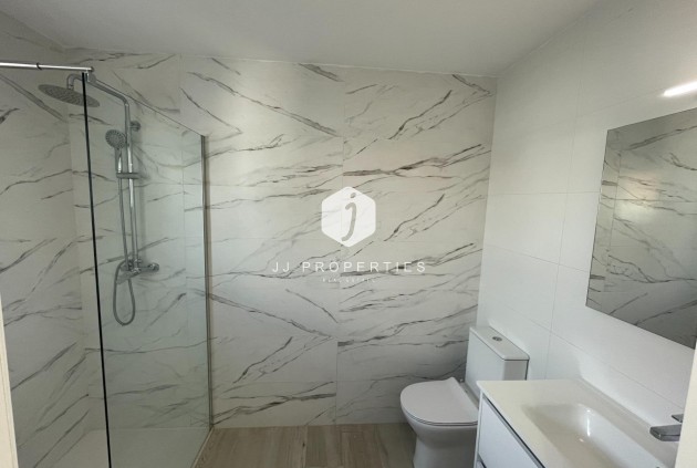 Aus zweiter Hand - Bungalow -
Orihuela Costa - La Regia