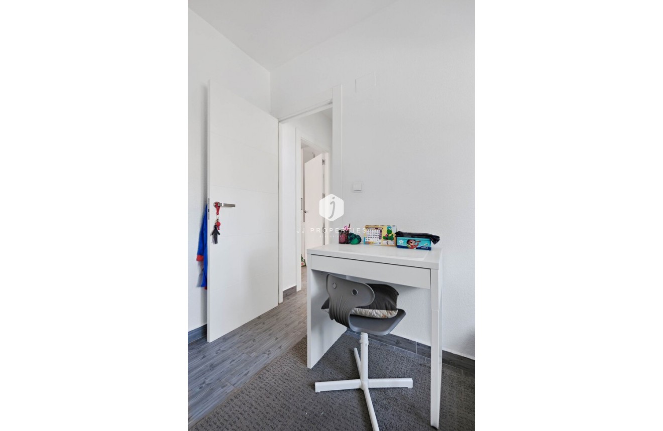 Aus zweiter Hand - Chalet -
Guardamar del Segura - El Raso