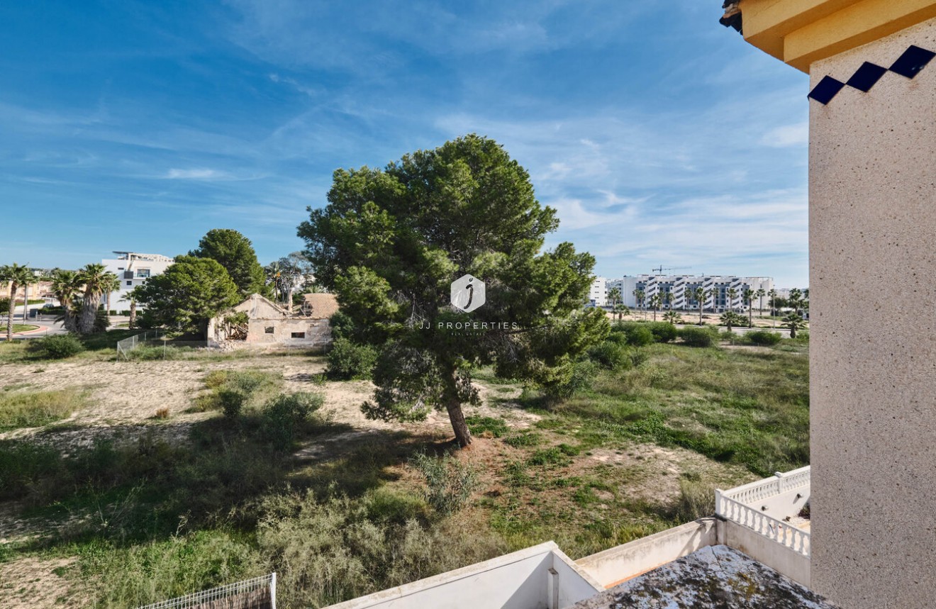 Aus zweiter Hand - Chalet -
Guardamar del Segura - El Raso