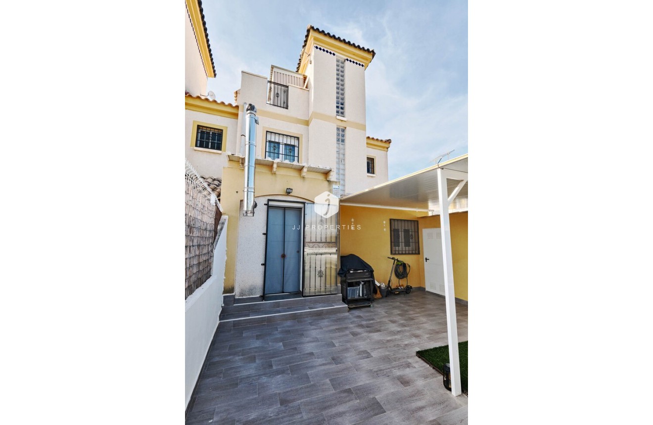 Aus zweiter Hand - Chalet -
Guardamar del Segura - El Raso