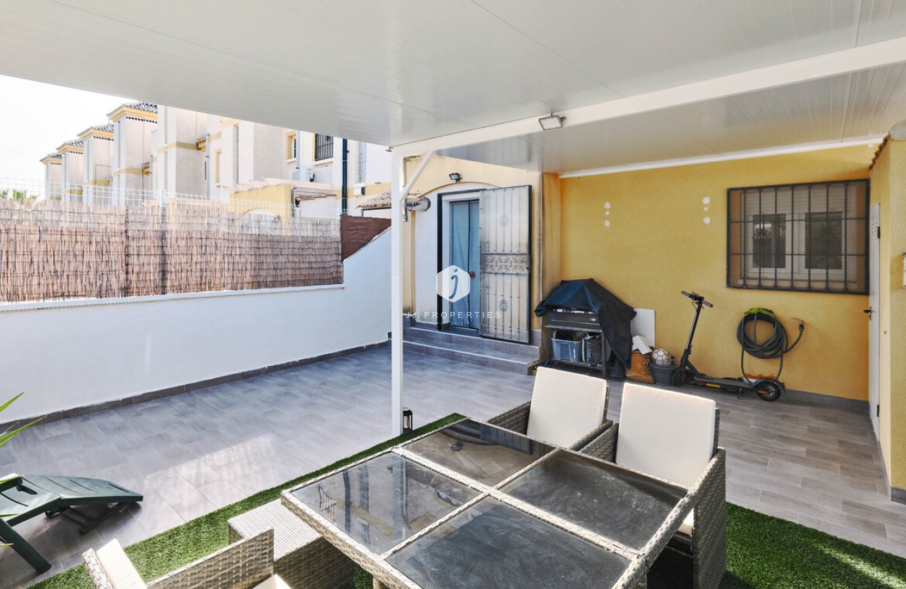 Aus zweiter Hand - Chalet -
Guardamar del Segura - El Raso