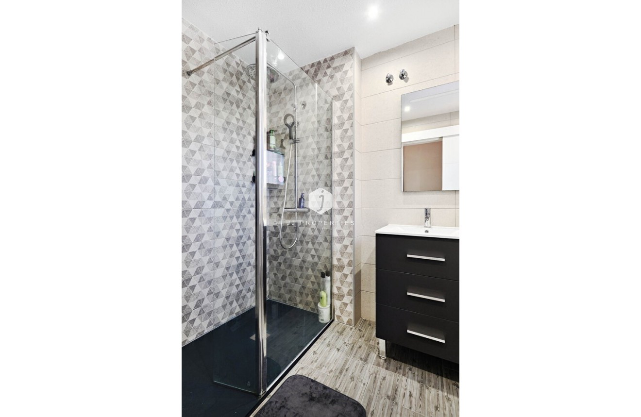 Aus zweiter Hand - Chalet -
Guardamar del Segura - El Raso