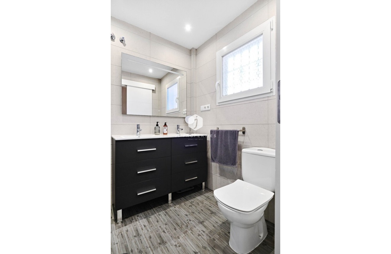 Aus zweiter Hand - Chalet -
Guardamar del Segura - El Raso