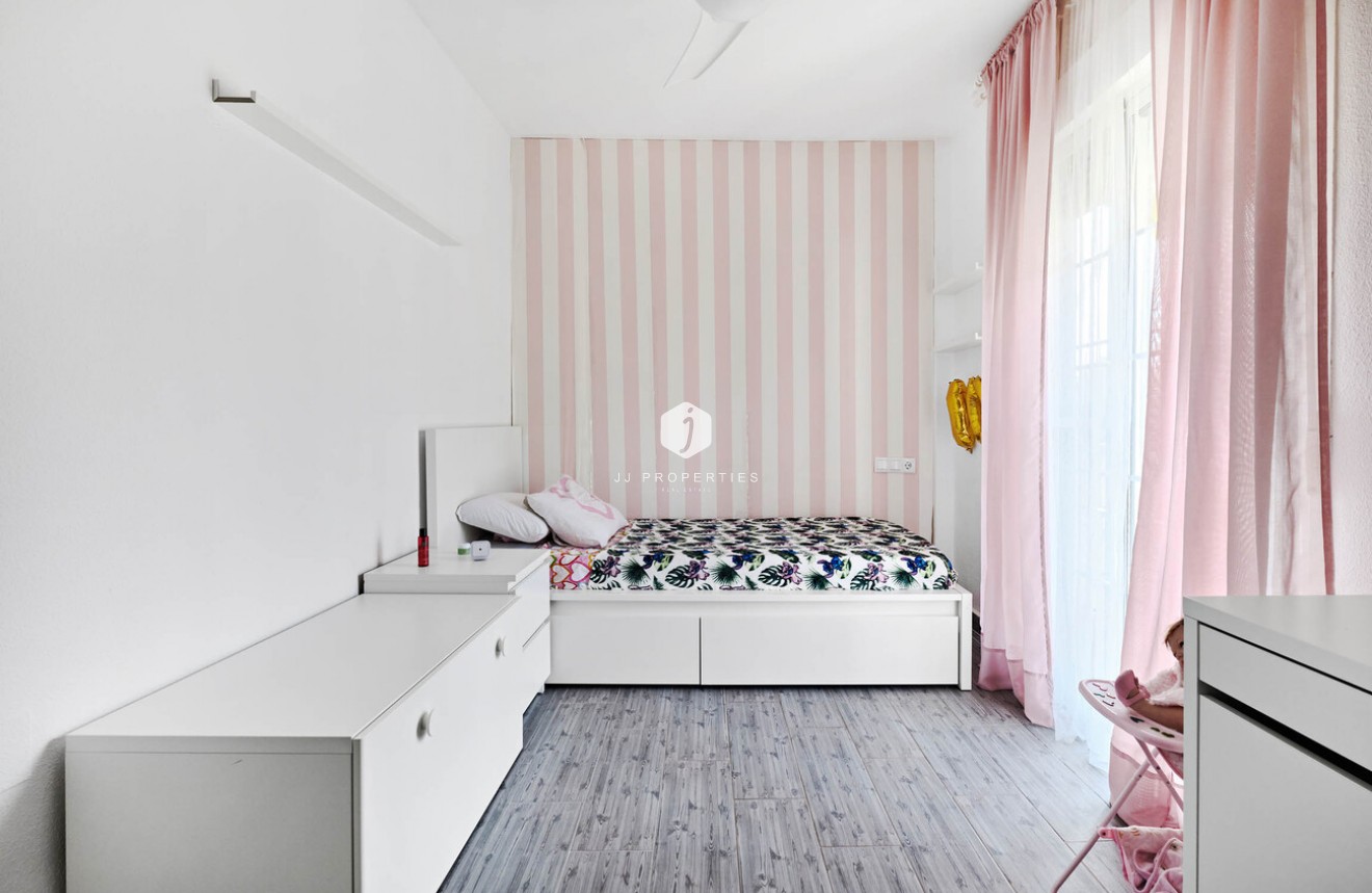 Aus zweiter Hand - Chalet -
Guardamar del Segura - El Raso