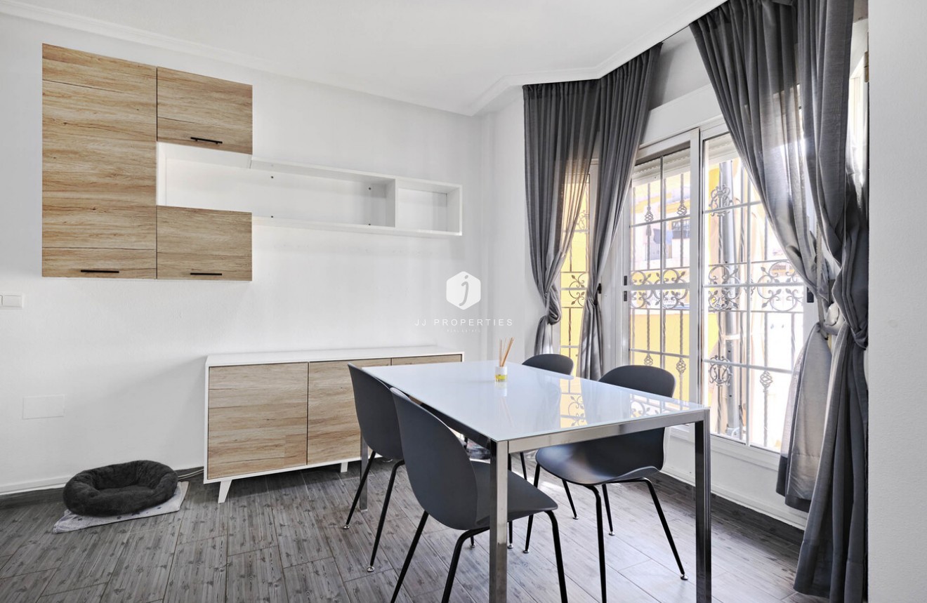 Aus zweiter Hand - Chalet -
Guardamar del Segura - El Raso