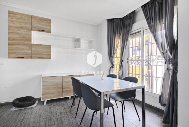 Aus zweiter Hand - Chalet -
Guardamar del Segura - El Raso