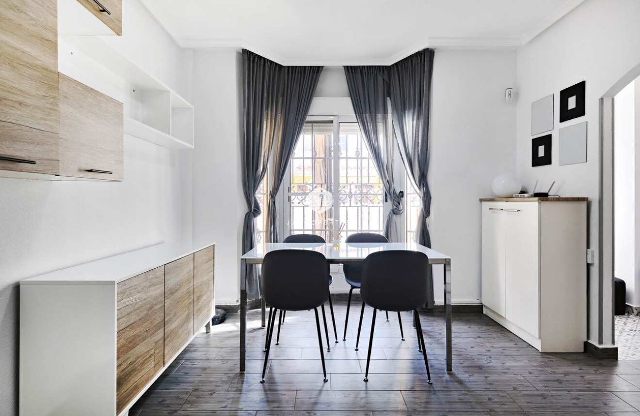 Aus zweiter Hand - Chalet -
Guardamar del Segura - El Raso