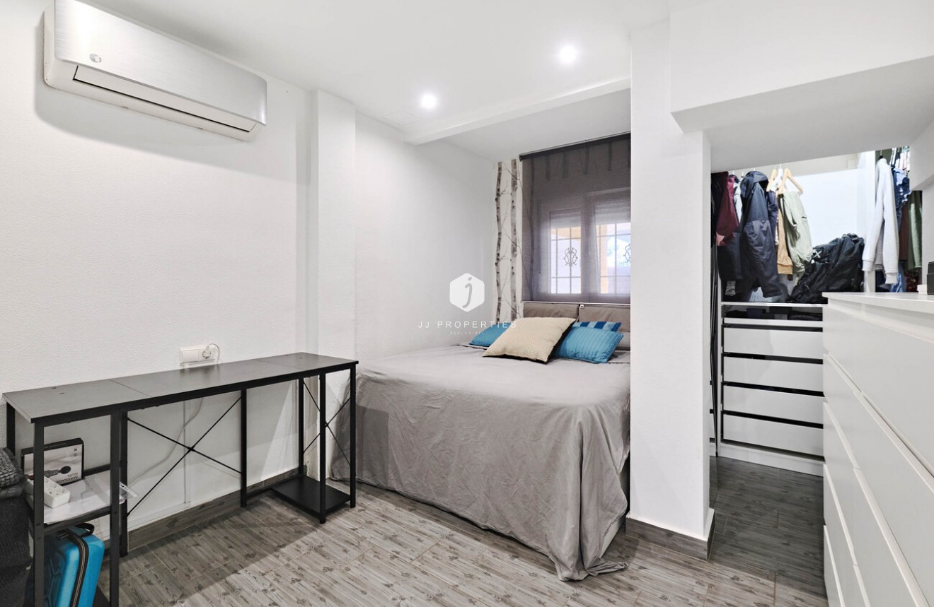 Aus zweiter Hand - Chalet -
Guardamar del Segura - El Raso