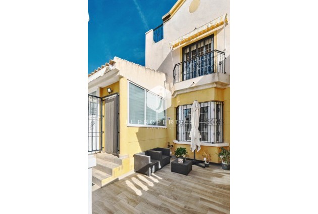 Aus zweiter Hand - Chalet -
Guardamar del Segura - El Raso