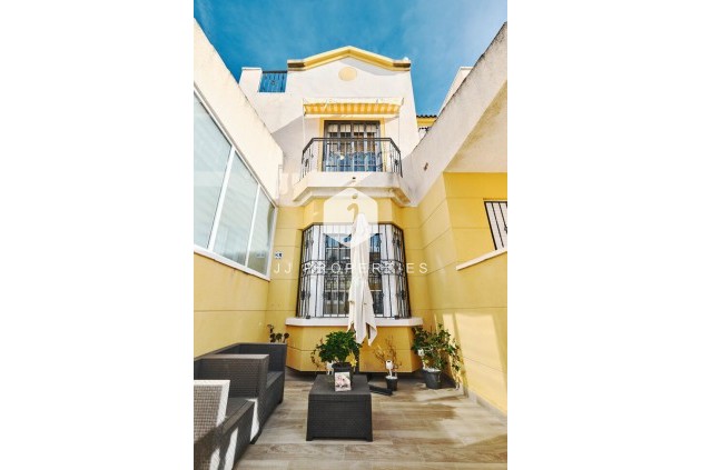 Aus zweiter Hand - Chalet -
Guardamar del Segura - El Raso