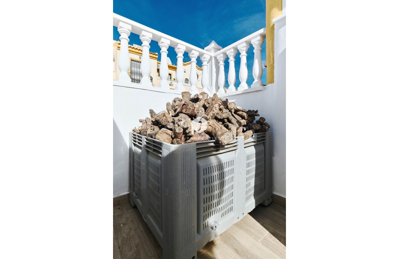 Aus zweiter Hand - Chalet -
Guardamar del Segura - El Raso