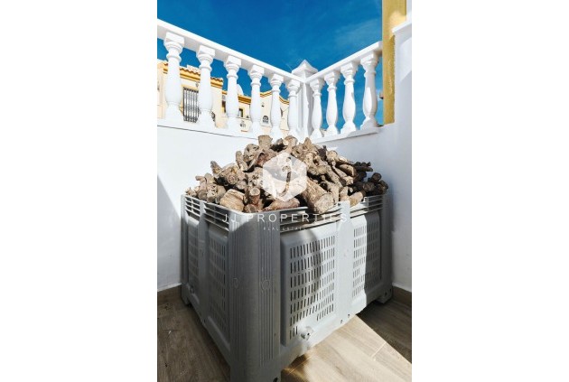 Aus zweiter Hand - Chalet -
Guardamar del Segura - El Raso