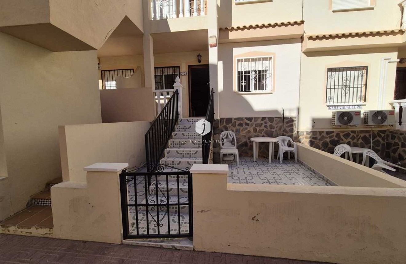 Aus zweiter Hand - Wohnung -
Playa Flamenca - Costa Blanca