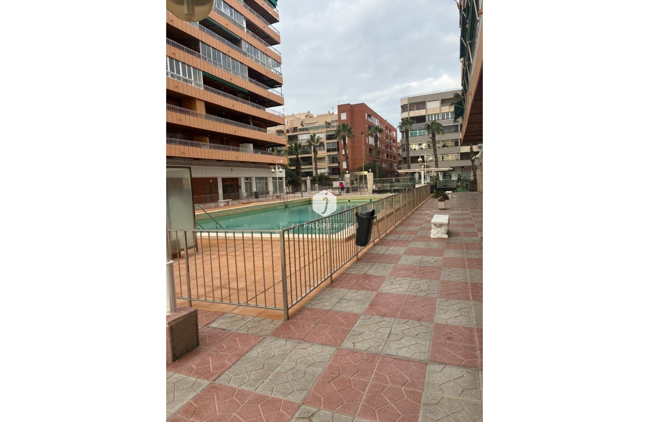 D'occasion - Appartement -
Torrevieja - El Acequión - Los Náufragos