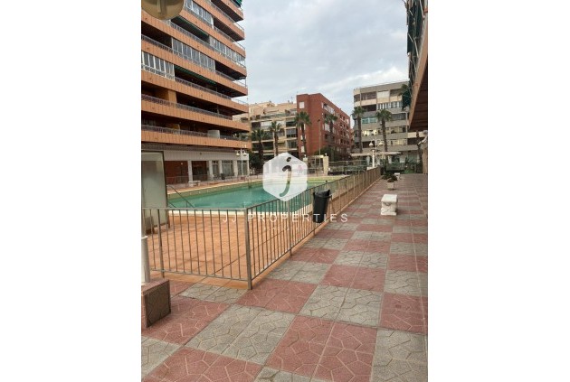 D'occasion - Appartement -
Torrevieja - El Acequión - Los Náufragos
