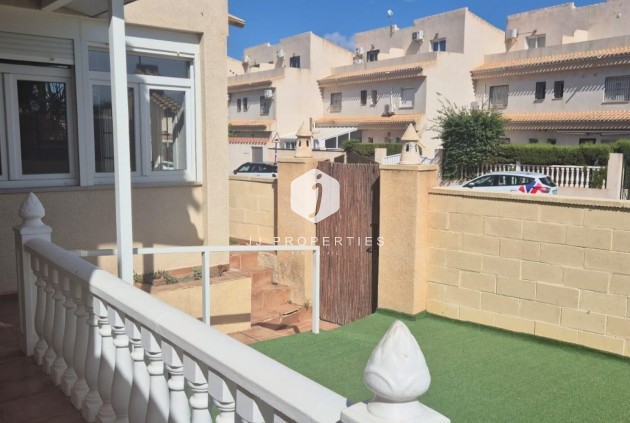 Tweedehands - Chalet -
Orihuela Costa - Costa Blanca