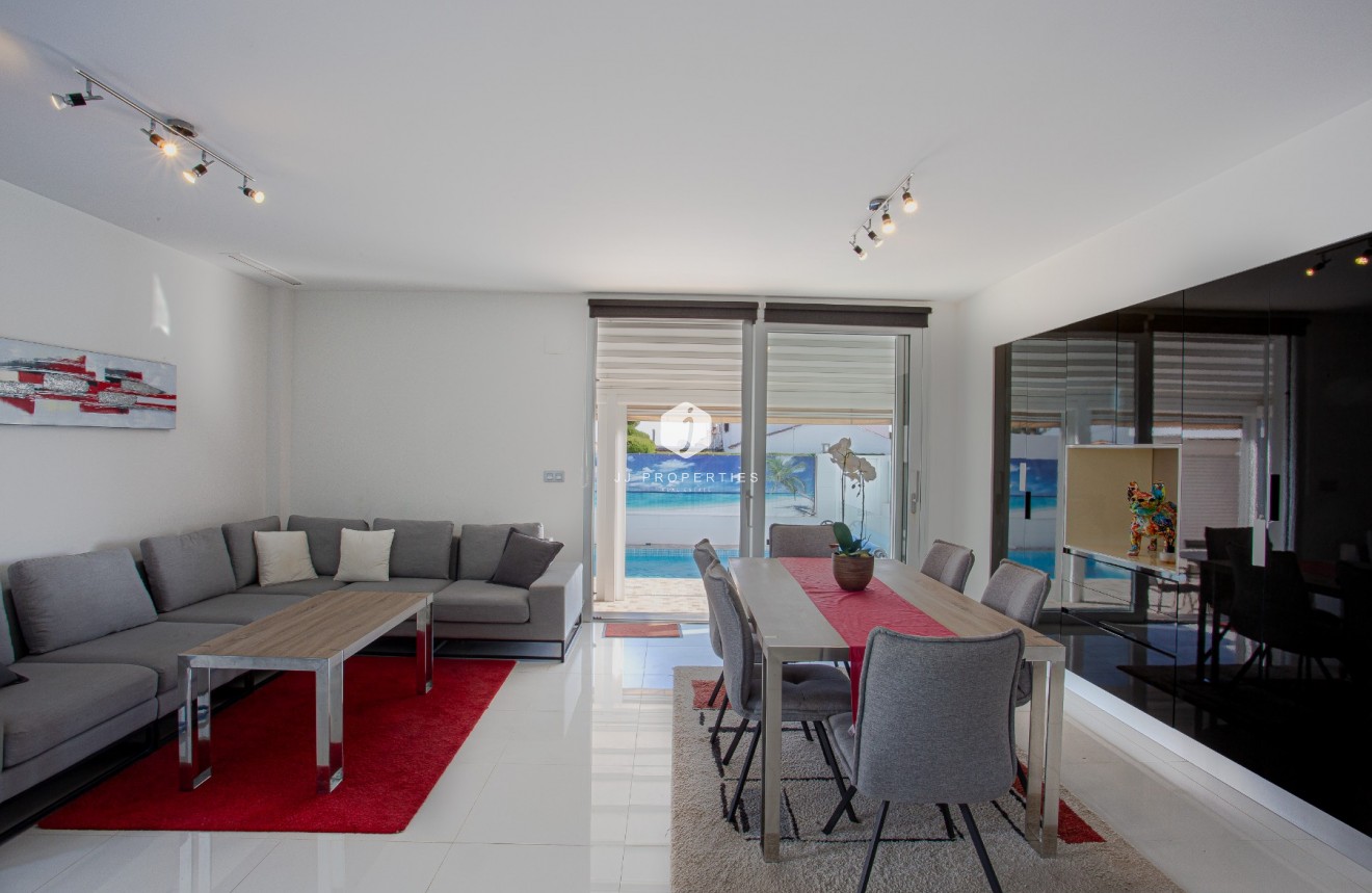 Tweedehands - Villa -
Orihuela Costa - Costa Blanca