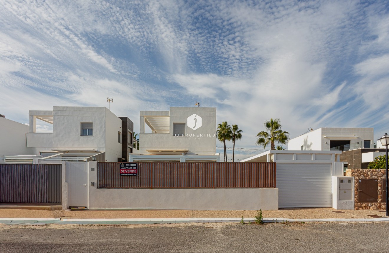 Tweedehands - Villa -
Orihuela Costa - Costa Blanca