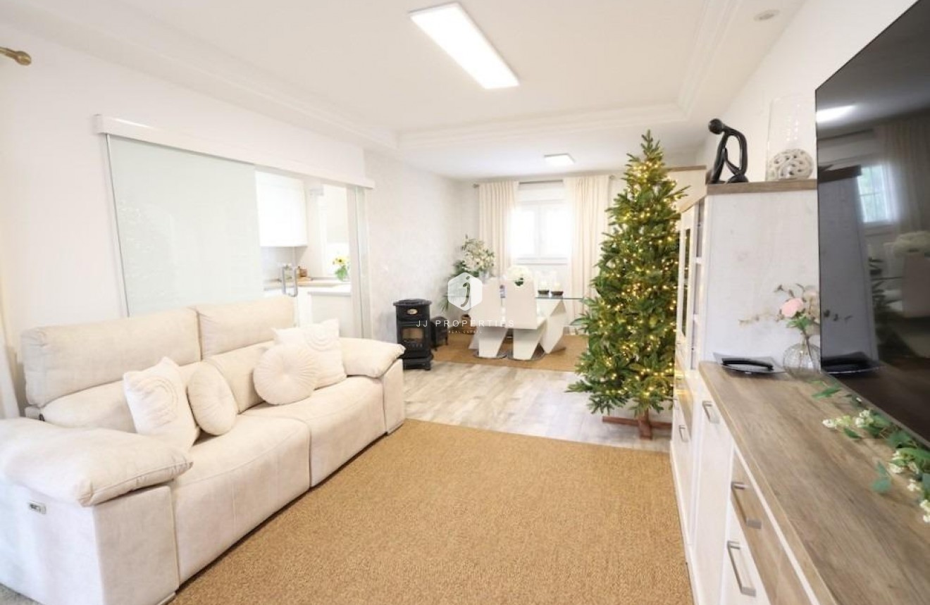 Tweedehands - Villa -
San Miguel de Salinas - Inland