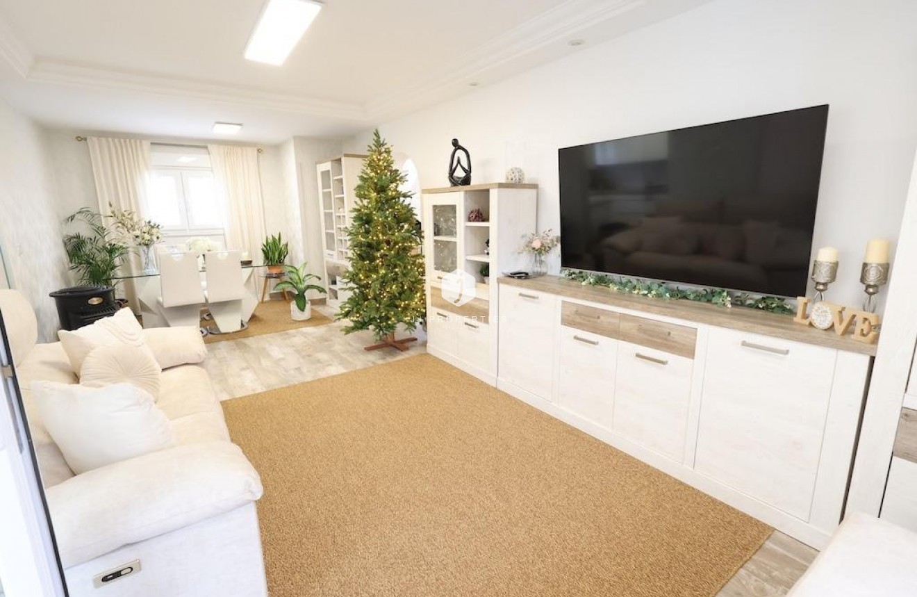 Tweedehands - Villa -
San Miguel de Salinas - Inland