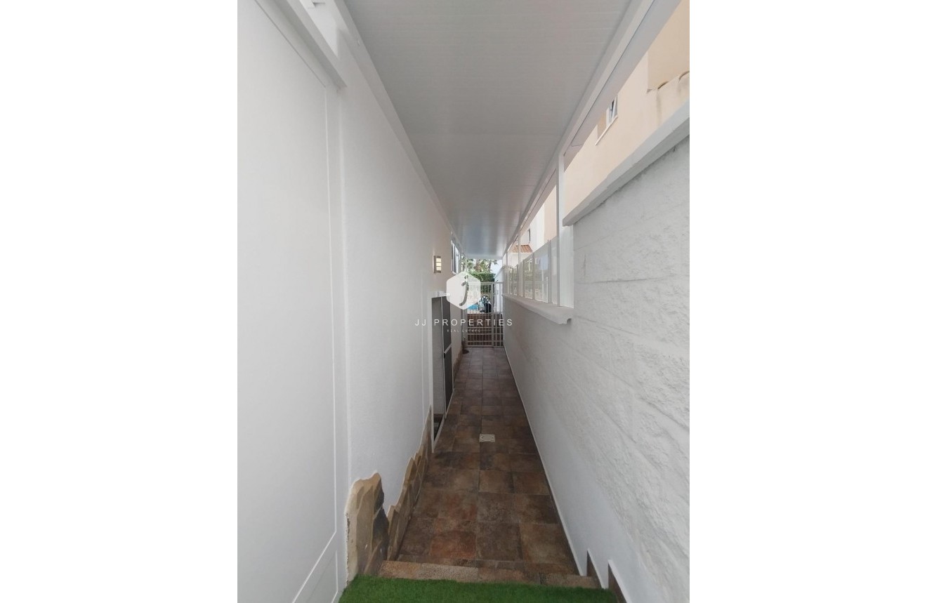 Tweedehands - Villa -
San Miguel de Salinas - Inland