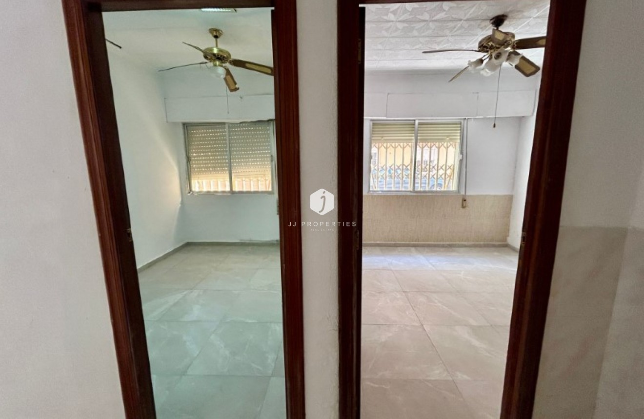 D'occasion - Appartement -
Torrevieja - Costa Blanca