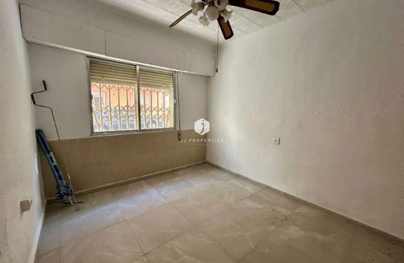 D'occasion - Appartement -
Torrevieja - Costa Blanca