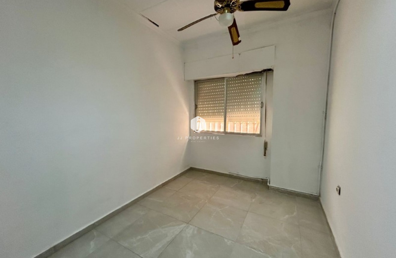 D'occasion - Appartement -
Torrevieja - Costa Blanca