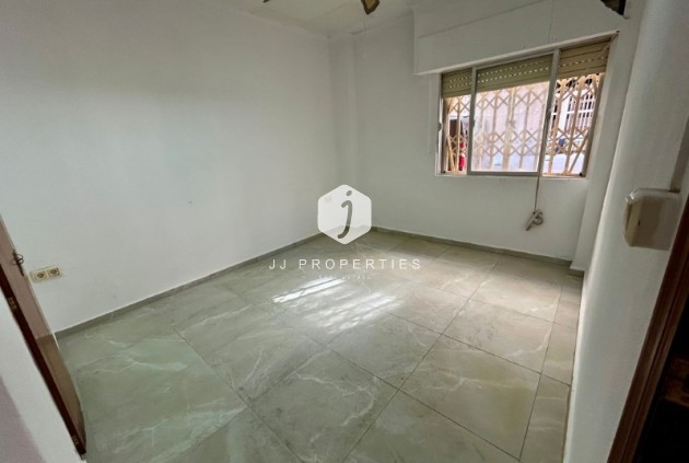 D'occasion - Appartement -
Torrevieja - Costa Blanca