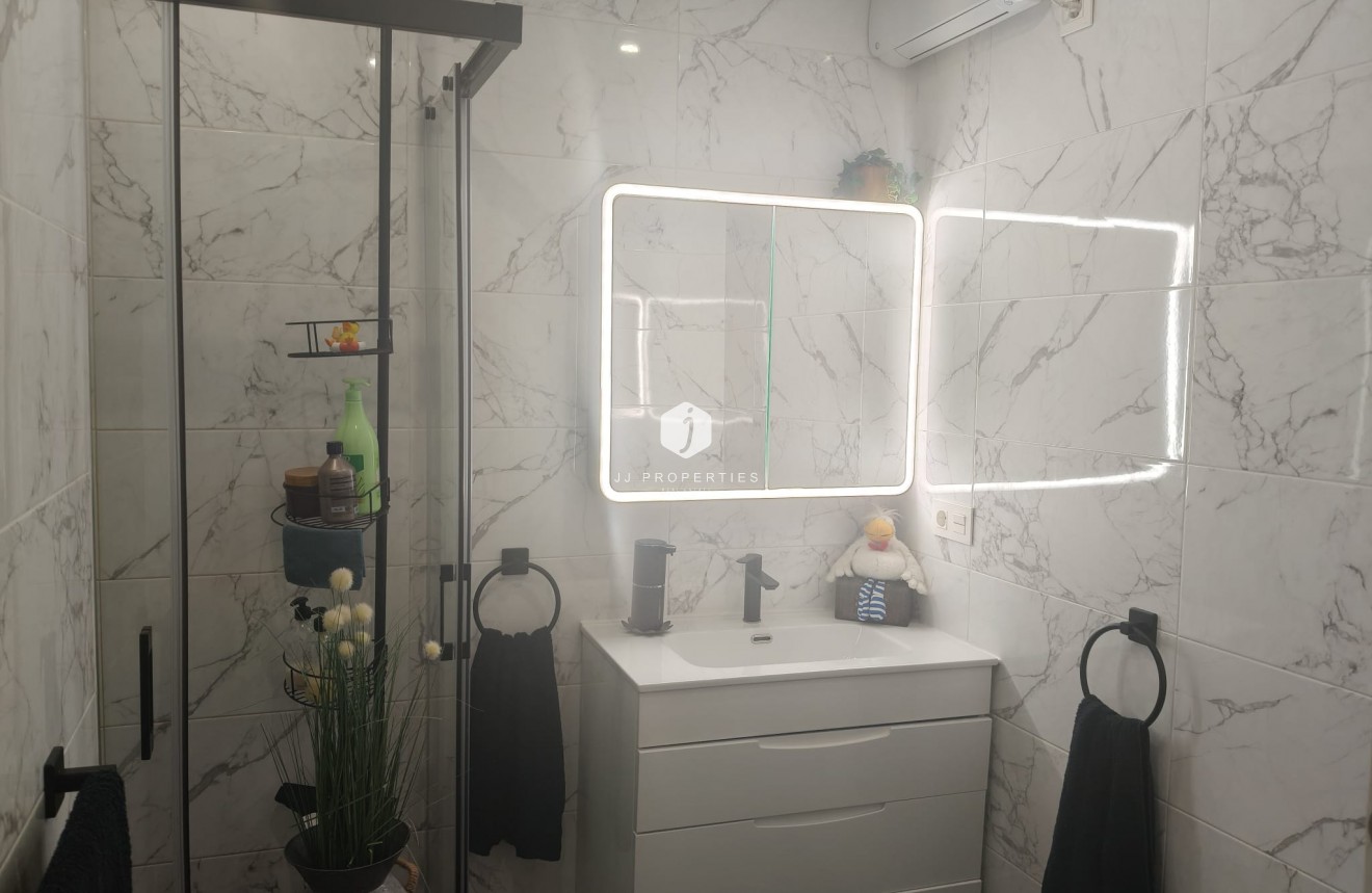 Tweedehands - Chalet -
Orihuela Costa - Costa Blanca