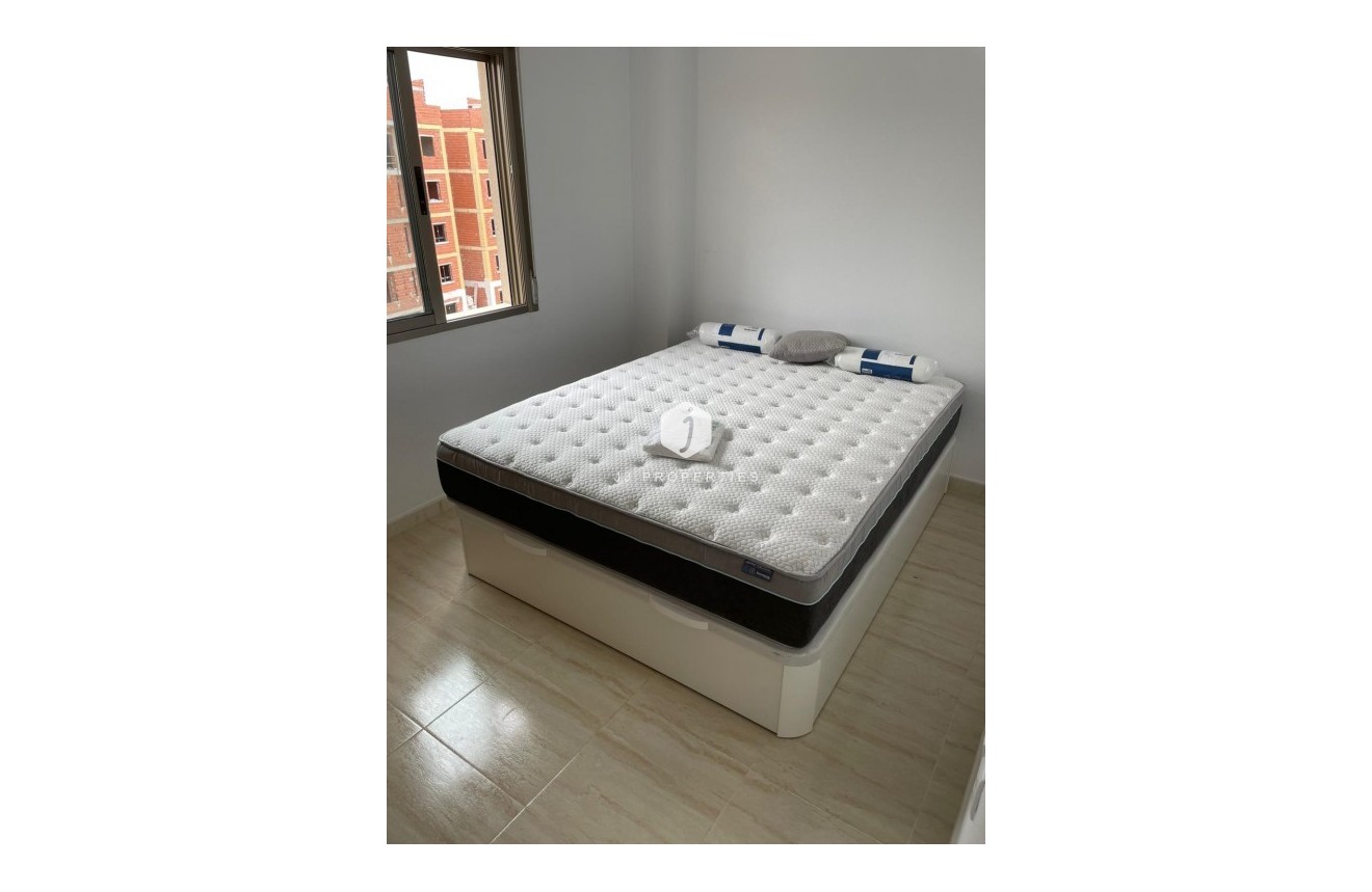 Tweedehands - Appartement / flat -
San Miguel de Salinas - Inland