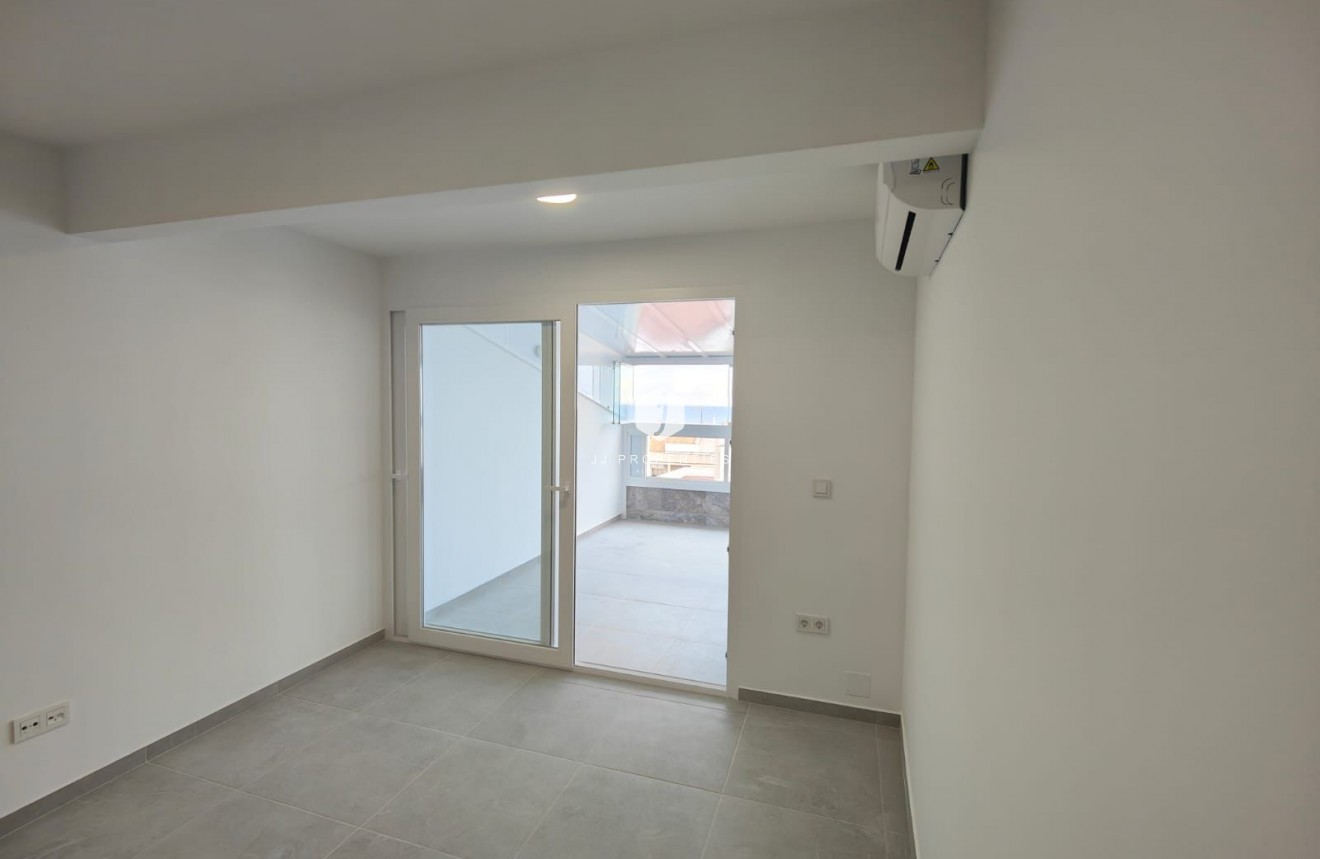 Tweedehands - Appartement / flat -
Torrevieja - Costa Blanca