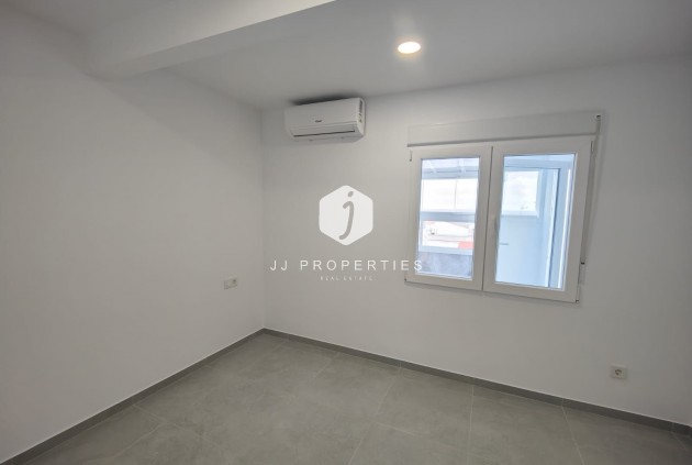 Tweedehands - Appartement / flat -
Torrevieja - Costa Blanca