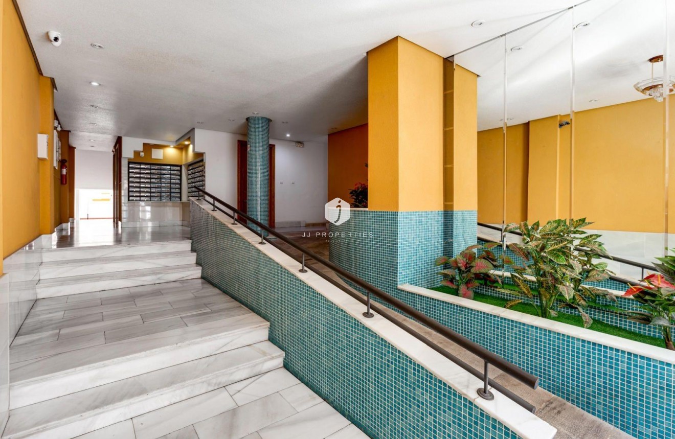 Tweedehands - Appartement / flat -
Torrevieja - Centro