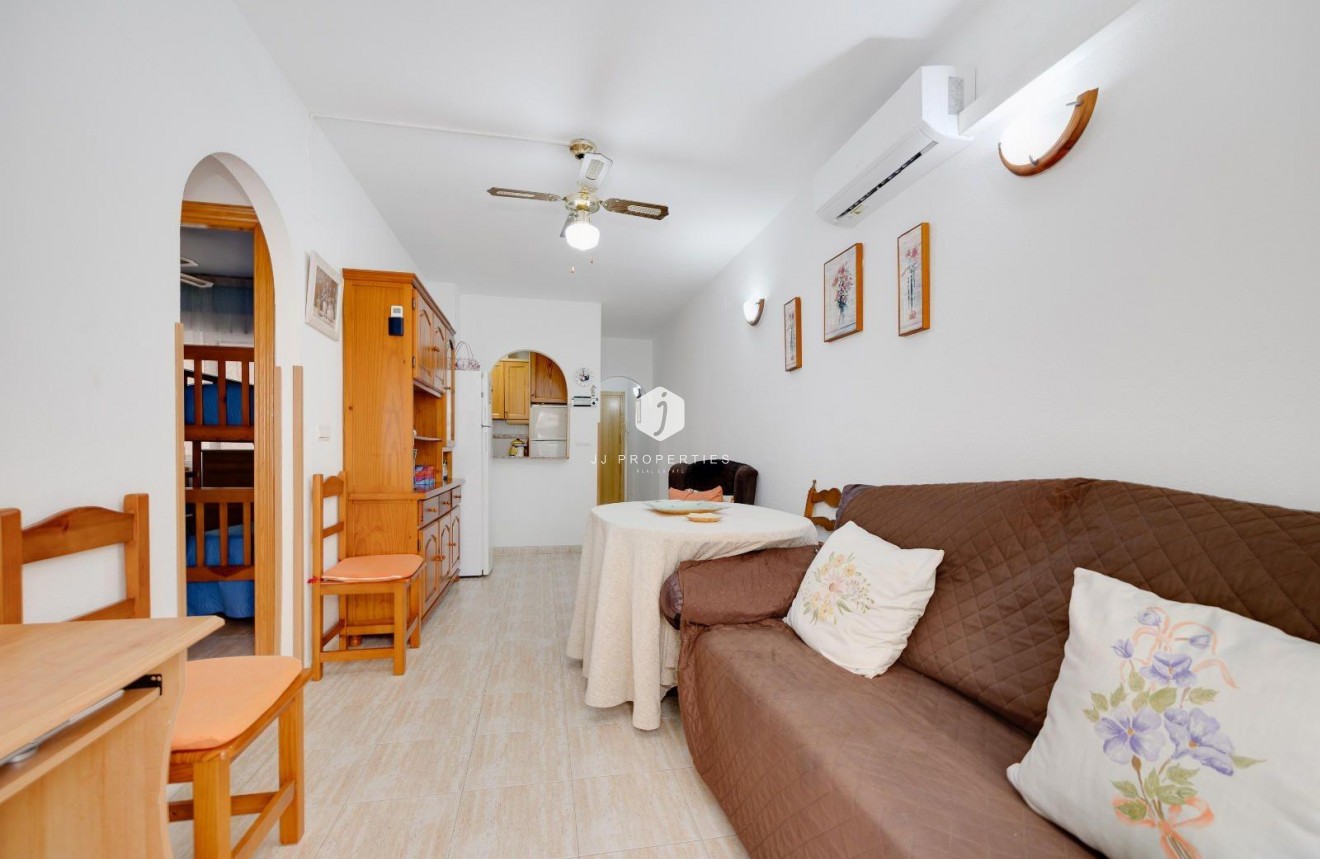 Tweedehands - Appartement / flat -
Torrevieja - Centro