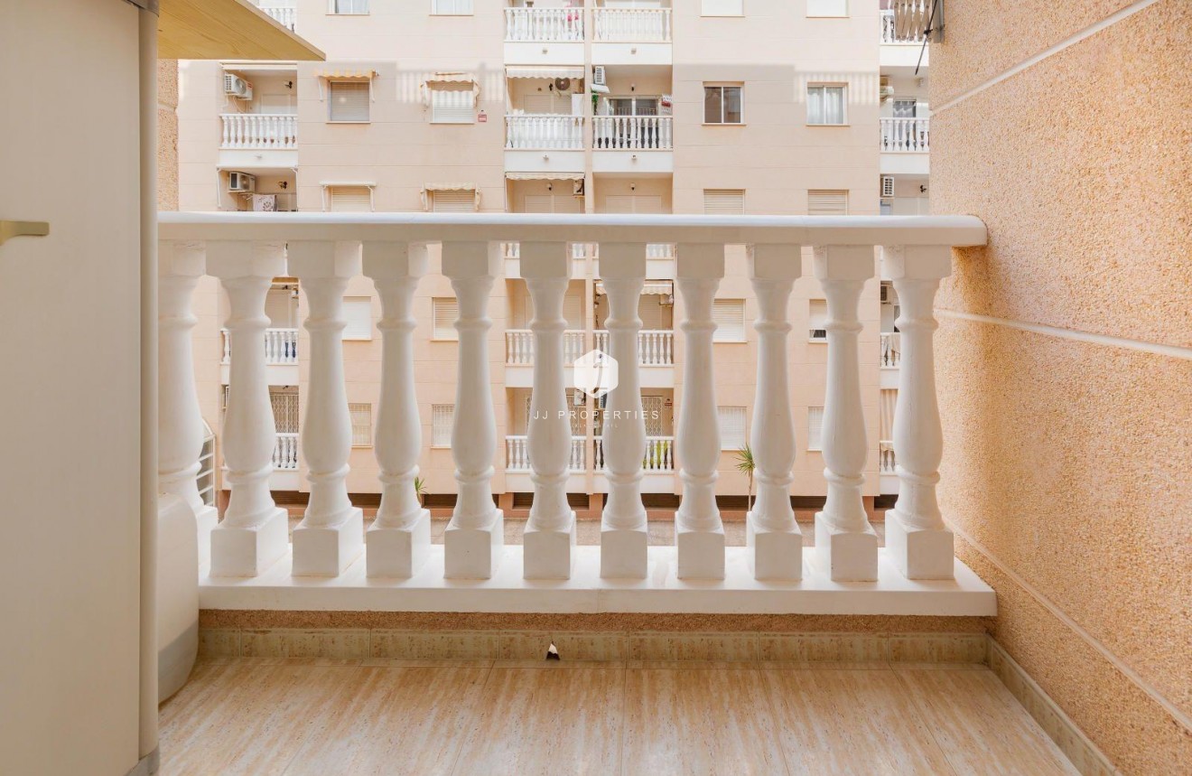 Tweedehands - Appartement / flat -
Torrevieja - Centro
