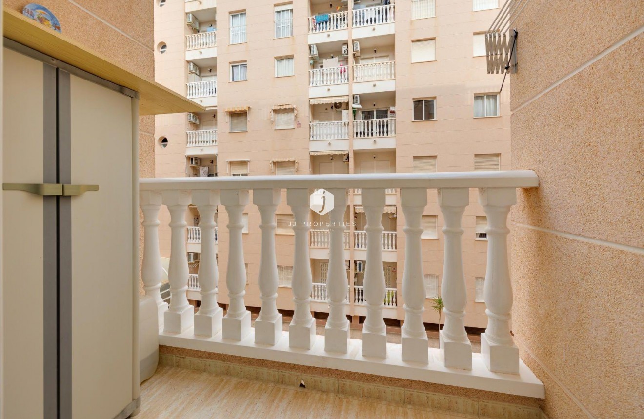 Tweedehands - Appartement / flat -
Torrevieja - Centro