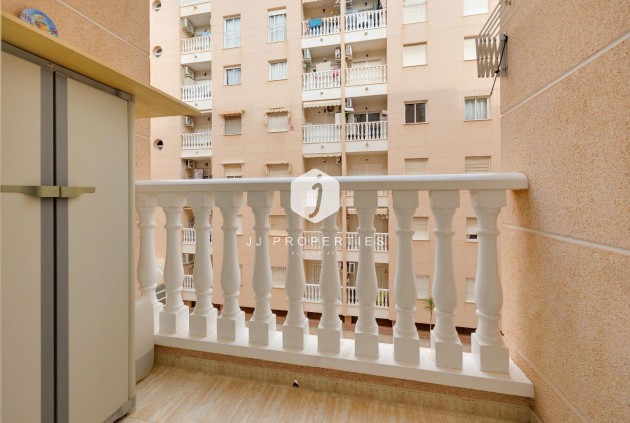 Tweedehands - Appartement / flat -
Torrevieja - Centro