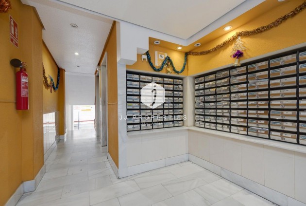 Tweedehands - Appartement / flat -
Torrevieja - Centro