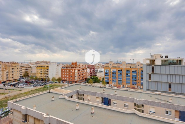 Tweedehands - Appartement / flat -
Torrevieja - Centro