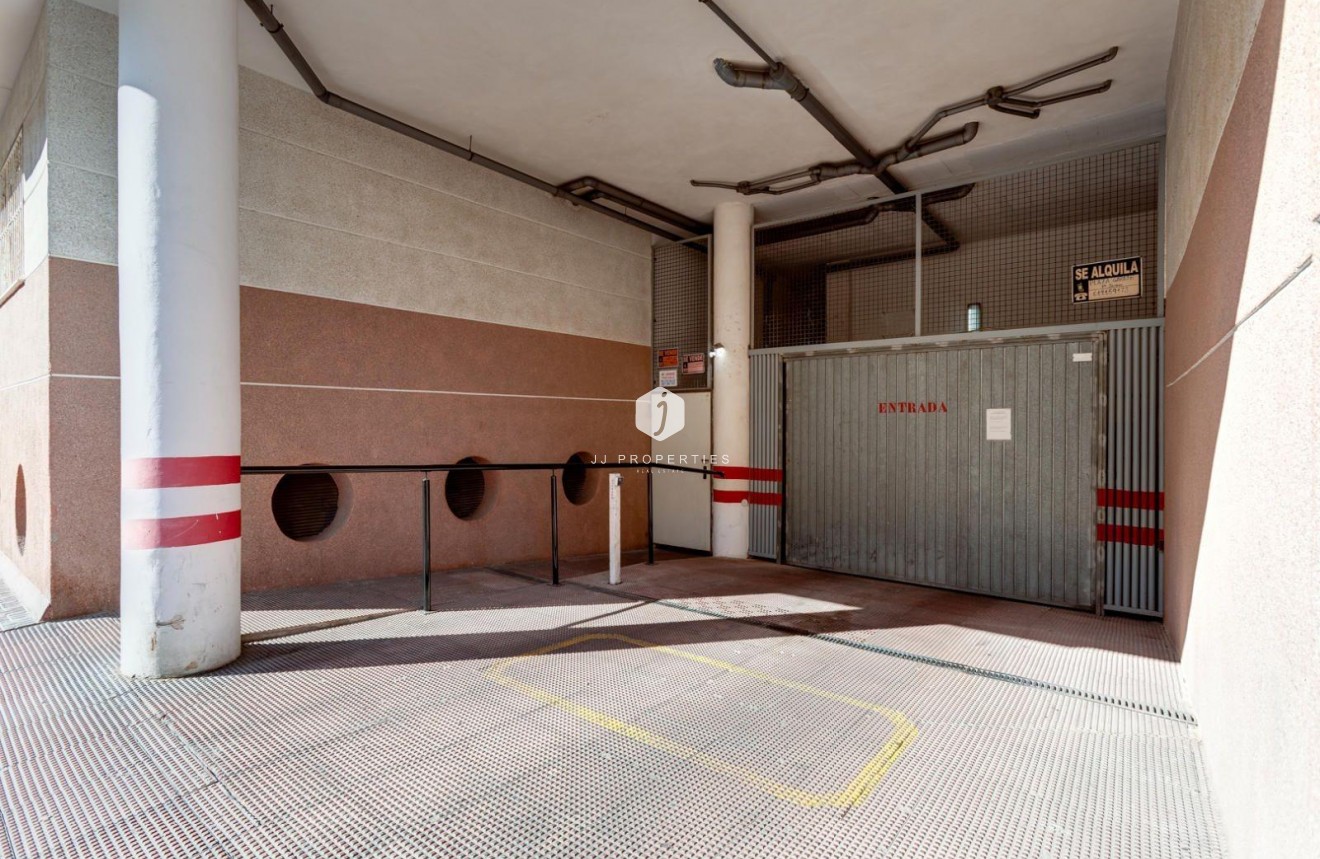 Tweedehands - Appartement / flat -
Torrevieja - Centro