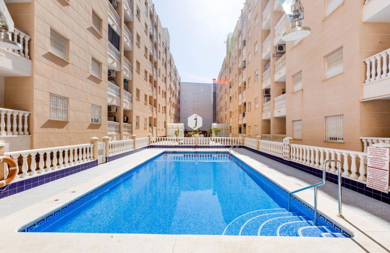 Tweedehands - Appartement / flat -
Torrevieja - Centro