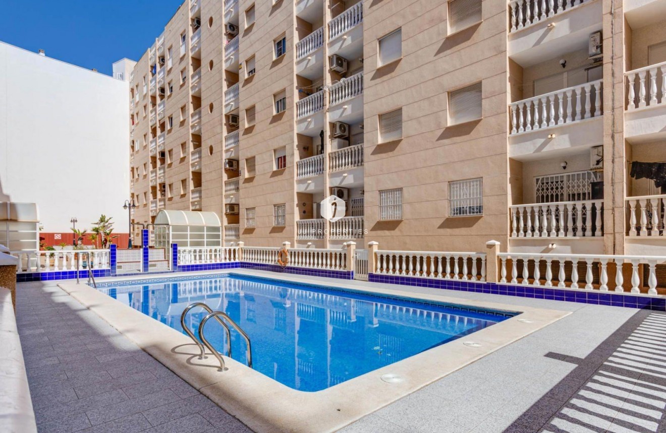 Tweedehands - Appartement / flat -
Torrevieja - Centro
